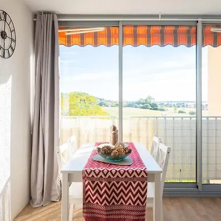 Apartment A 600 M Des Plages Proche Des Commerces Lesclesdenicole Carqueiranne