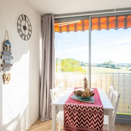A 600 M Des Plages Proche Des Commerces Lesclesdenicole Carqueiranne